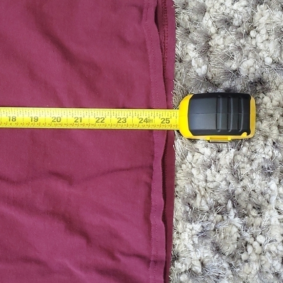 𝅺LEAH Pritchett tee size Med - Picture 6 of 6